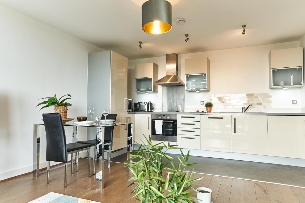 Shortstaymk Vizion Apartments, With Free Superfast Wi-Fi, Parking, Sky Sports And Movies Milton Keynes Exterior photo