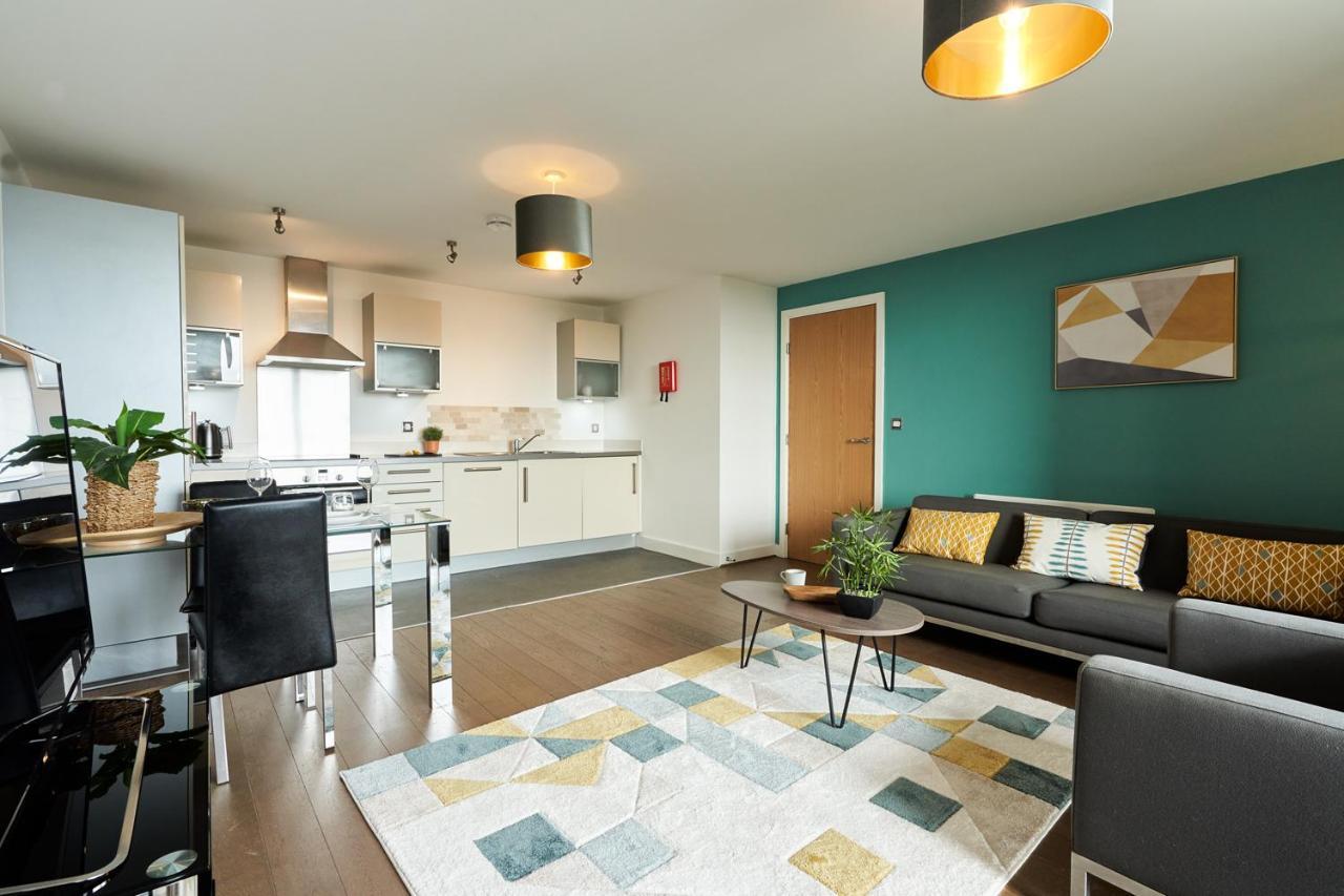 Shortstaymk Vizion Apartments, With Free Superfast Wi-Fi, Parking, Sky Sports And Movies Milton Keynes Exterior photo