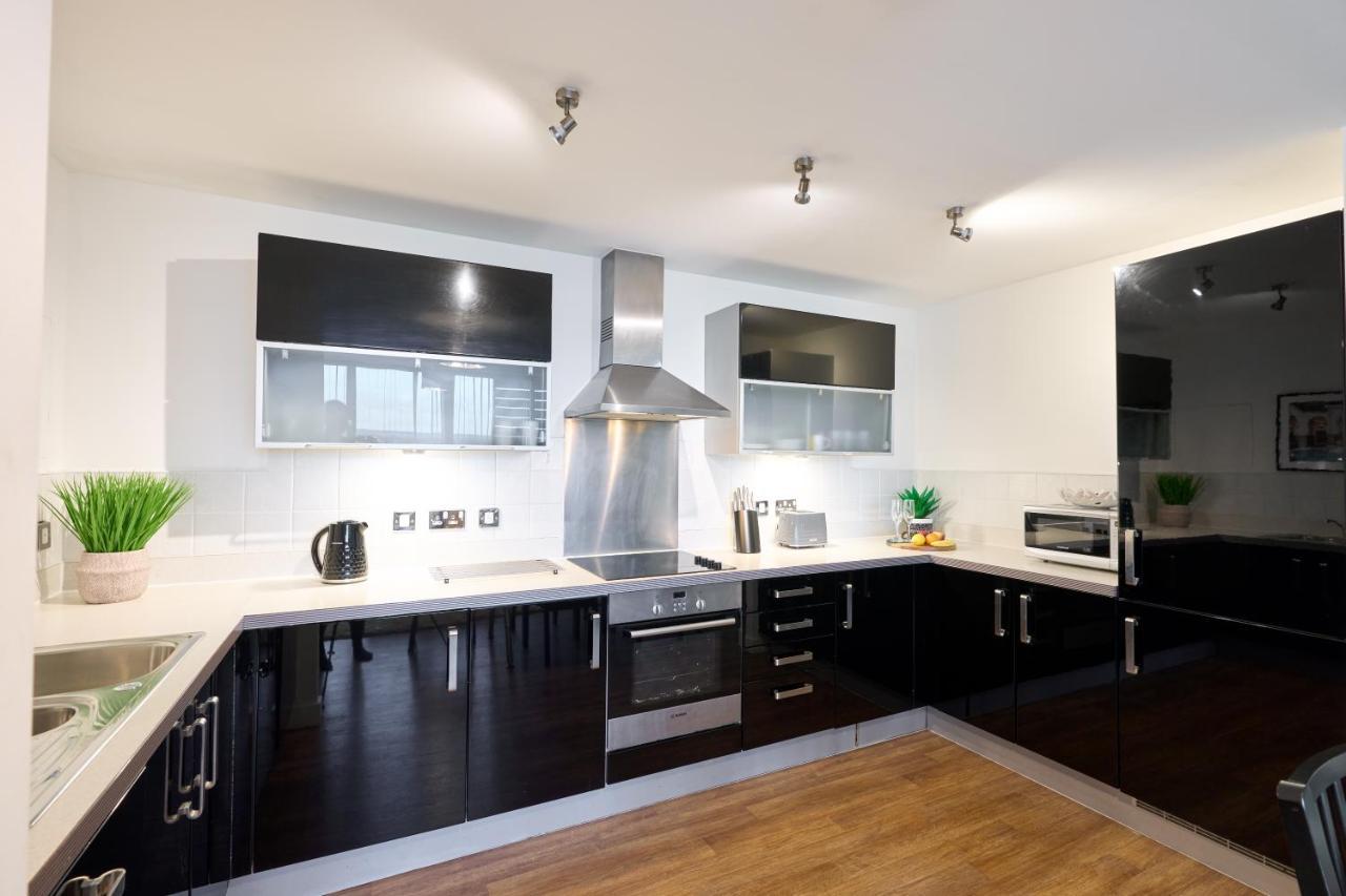 Shortstaymk Vizion Apartments, With Free Superfast Wi-Fi, Parking, Sky Sports And Movies Milton Keynes Exterior photo