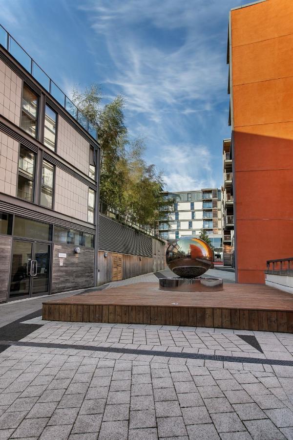 Shortstaymk Vizion Apartments, With Free Superfast Wi-Fi, Parking, Sky Sports And Movies Milton Keynes Exterior photo