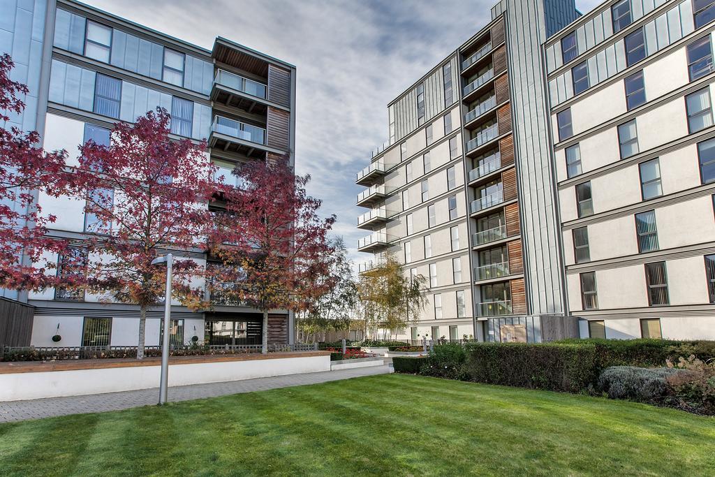 Shortstaymk Vizion Apartments, With Free Superfast Wi-Fi, Parking, Sky Sports And Movies Milton Keynes Exterior photo