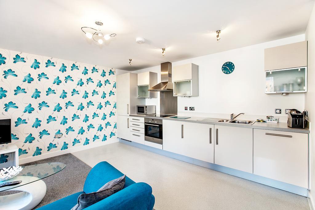Shortstaymk Vizion Apartments, With Free Superfast Wi-Fi, Parking, Sky Sports And Movies Milton Keynes Room photo