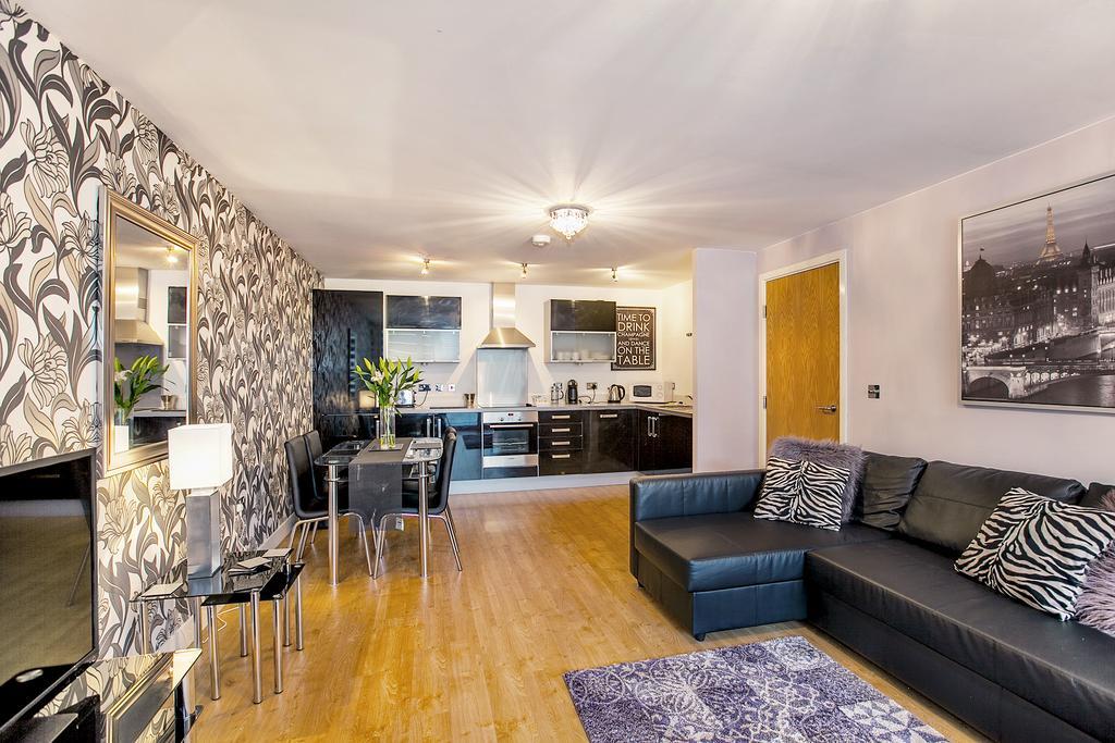 Shortstaymk Vizion Apartments, With Free Superfast Wi-Fi, Parking, Sky Sports And Movies Milton Keynes Room photo
