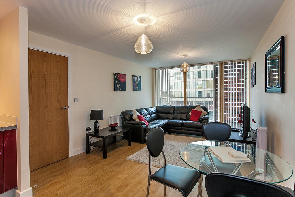 Shortstaymk Vizion Apartments, With Free Superfast Wi-Fi, Parking, Sky Sports And Movies Milton Keynes Room photo