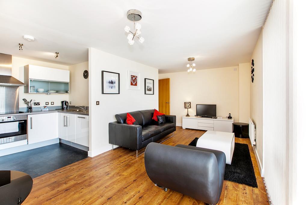 Shortstaymk Vizion Apartments, With Free Superfast Wi-Fi, Parking, Sky Sports And Movies Milton Keynes Exterior photo