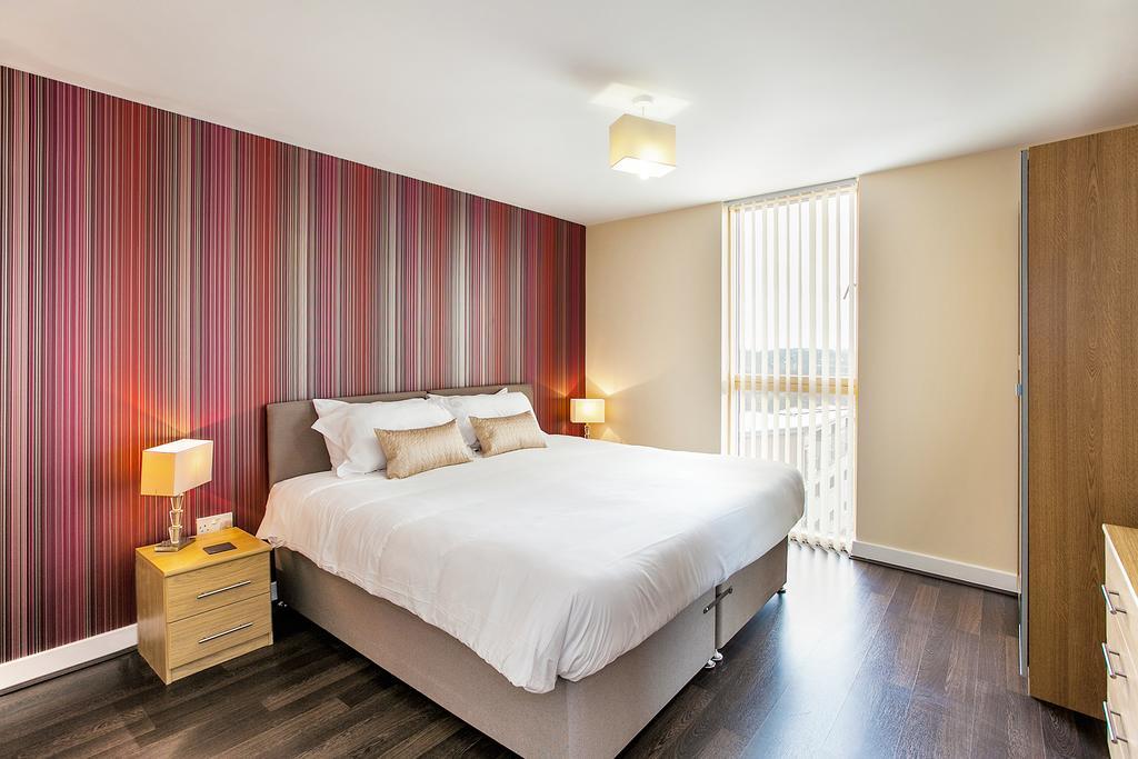 Shortstaymk Vizion Apartments, With Free Superfast Wi-Fi, Parking, Sky Sports And Movies Milton Keynes Exterior photo