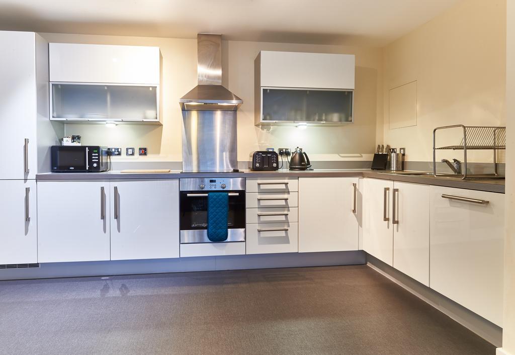 Shortstaymk Vizion Apartments, With Free Superfast Wi-Fi, Parking, Sky Sports And Movies Milton Keynes Exterior photo