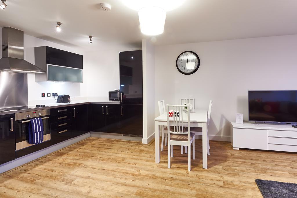 Shortstaymk Vizion Apartments, With Free Superfast Wi-Fi, Parking, Sky Sports And Movies Milton Keynes Exterior photo