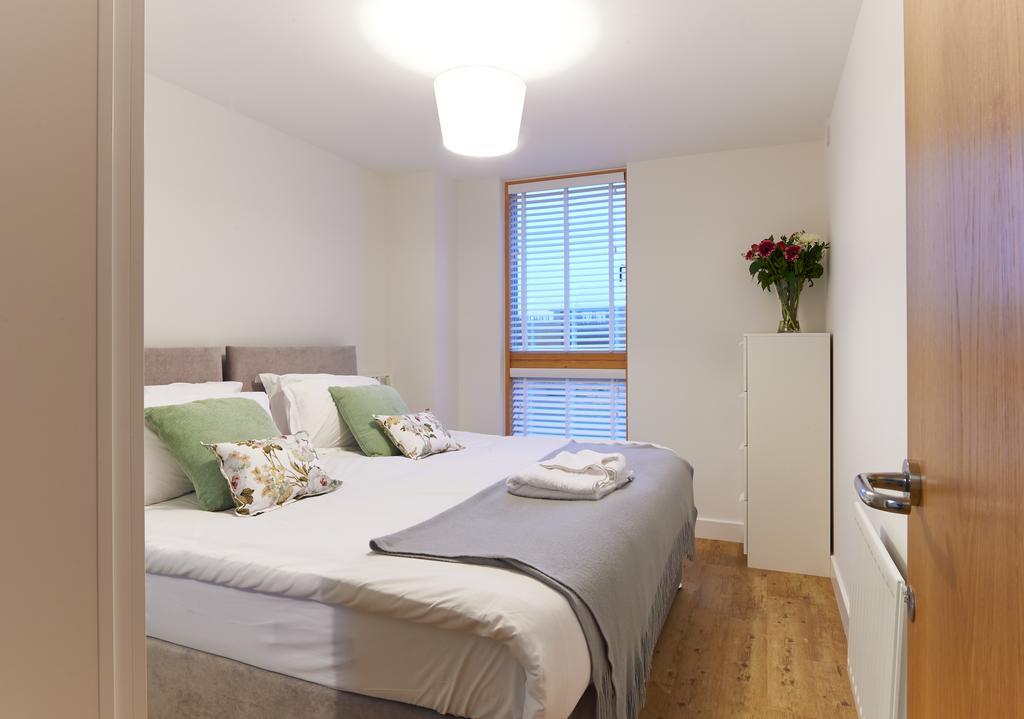 Shortstaymk Vizion Apartments, With Free Superfast Wi-Fi, Parking, Sky Sports And Movies Milton Keynes Exterior photo