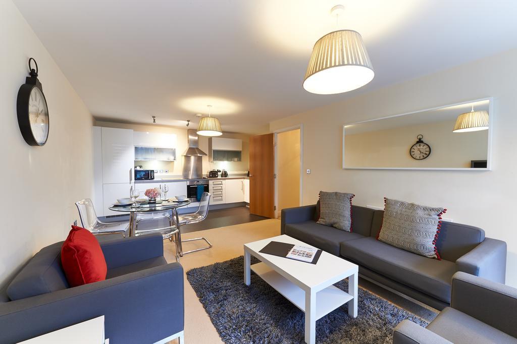 Shortstaymk Vizion Apartments, With Free Superfast Wi-Fi, Parking, Sky Sports And Movies Milton Keynes Exterior photo