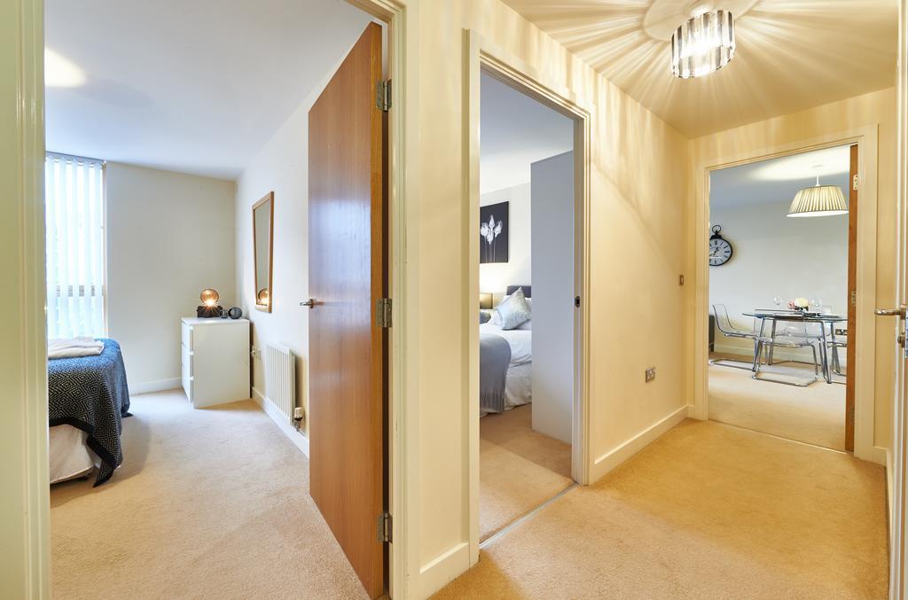 Shortstaymk Vizion Apartments, With Free Superfast Wi-Fi, Parking, Sky Sports And Movies Milton Keynes Exterior photo