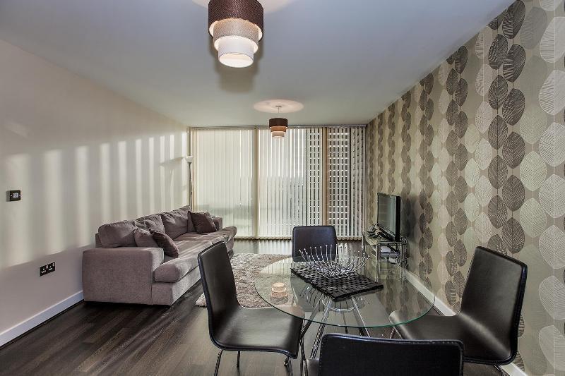Shortstaymk Vizion Apartments, With Free Superfast Wi-Fi, Parking, Sky Sports And Movies Milton Keynes Exterior photo