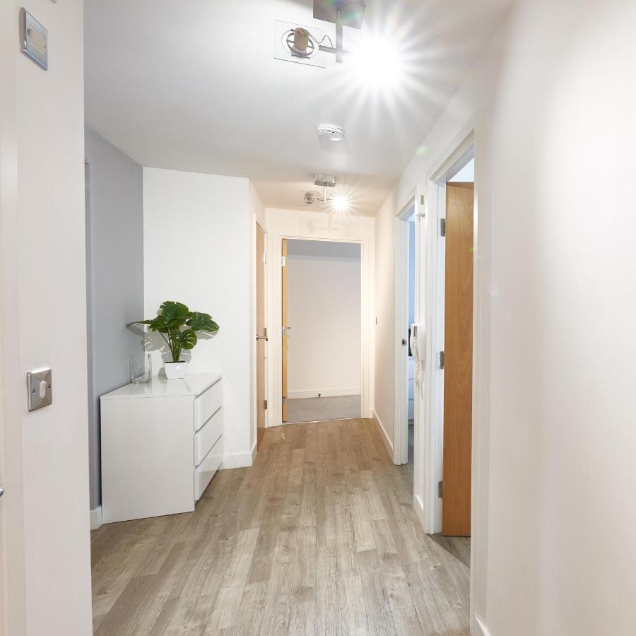 Shortstaymk Vizion Apartments, With Free Superfast Wi-Fi, Parking, Sky Sports And Movies Milton Keynes Exterior photo